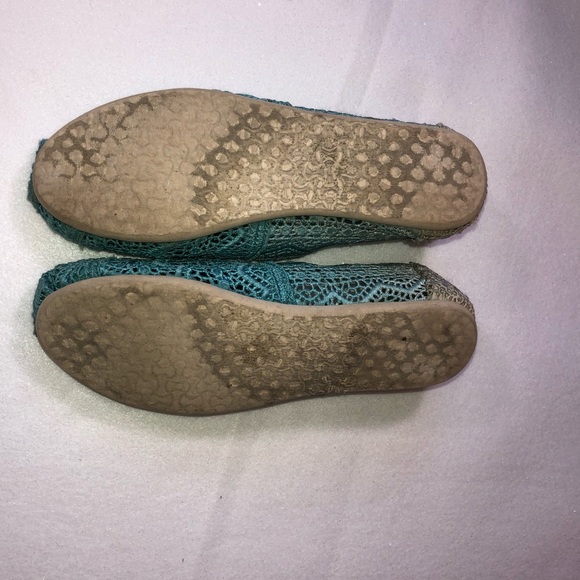 Tie dye Toms Slip on Shoes size 6.5 Teal Color - Picture 4 of 6